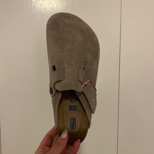 Birkenstock Bostons 39 Taupe NWT